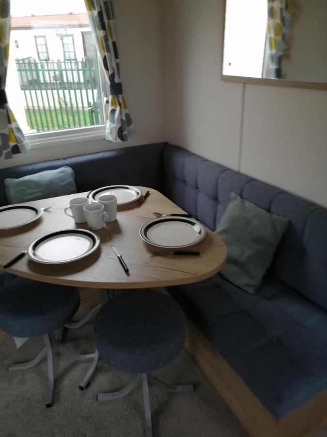 69R Seawick 2 Bedroom Caravan . New For 2022 Saint Osyth Extérieur photo